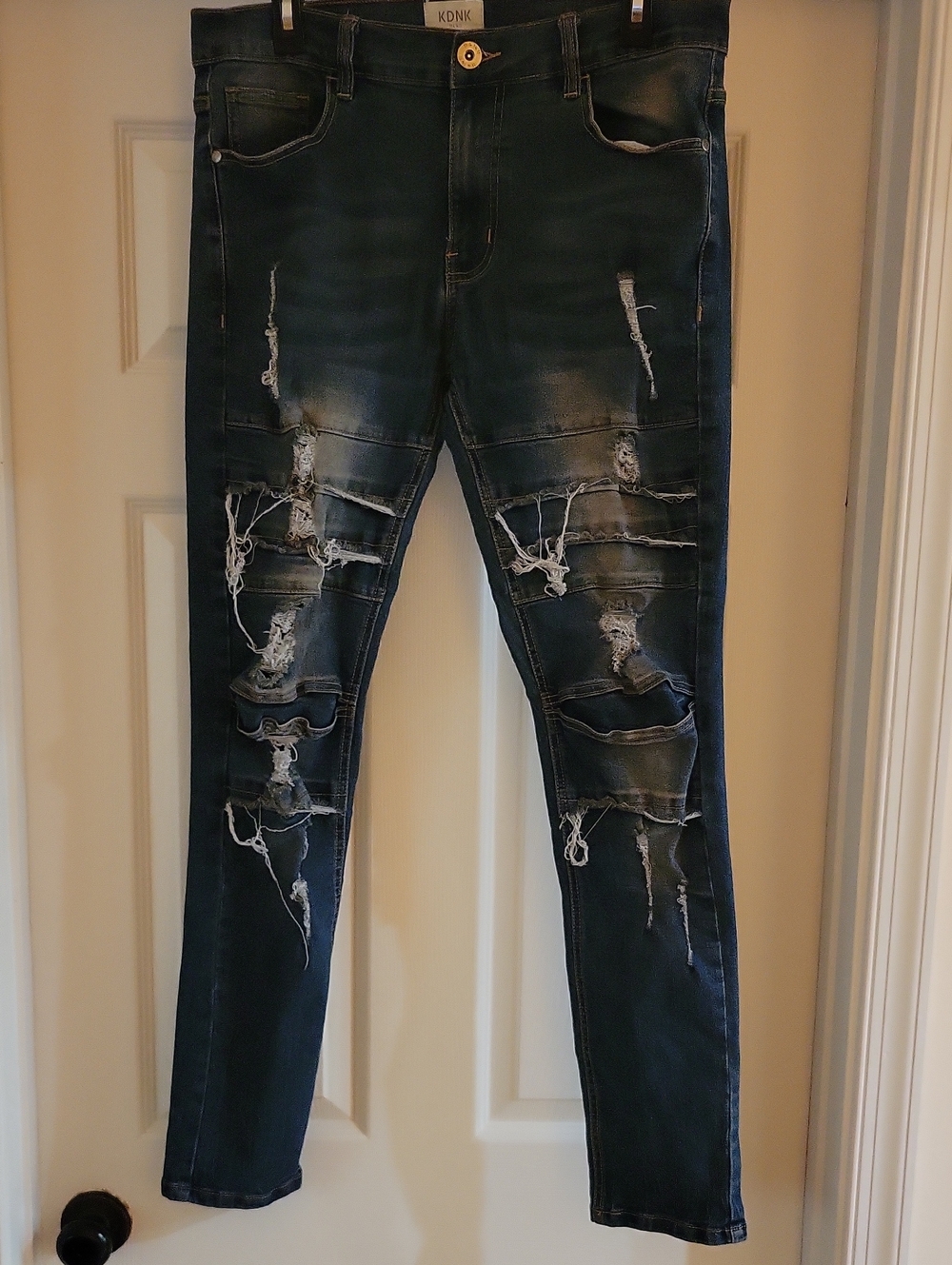 KDNK Men’s Distressed Skinny Jeans in Dark Blue